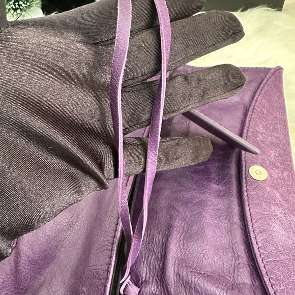 Authentic Balenciaga Envelope Clutch - Picture 11 of 12